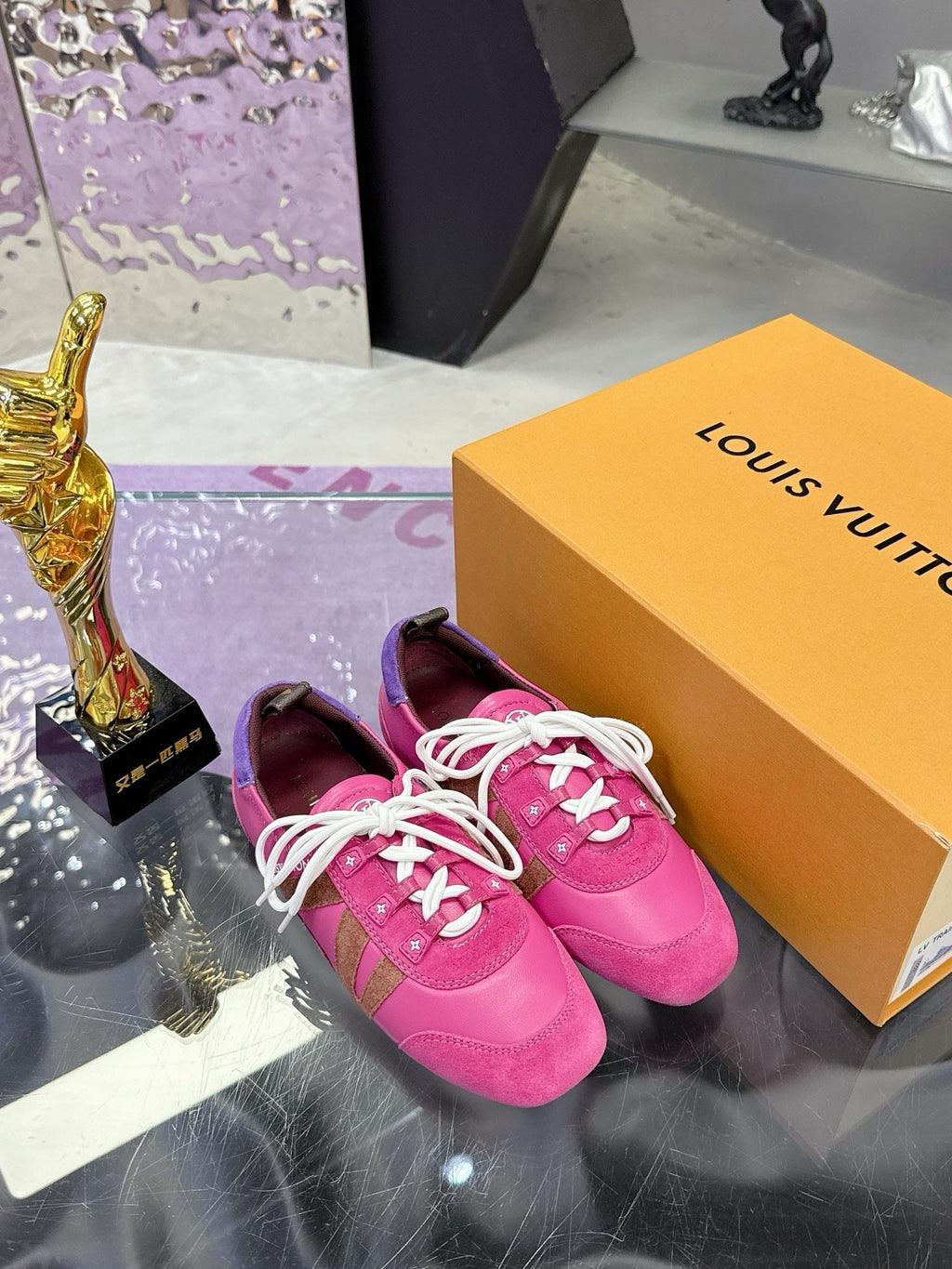 SE1642 LV Sneakerina / Size5-11