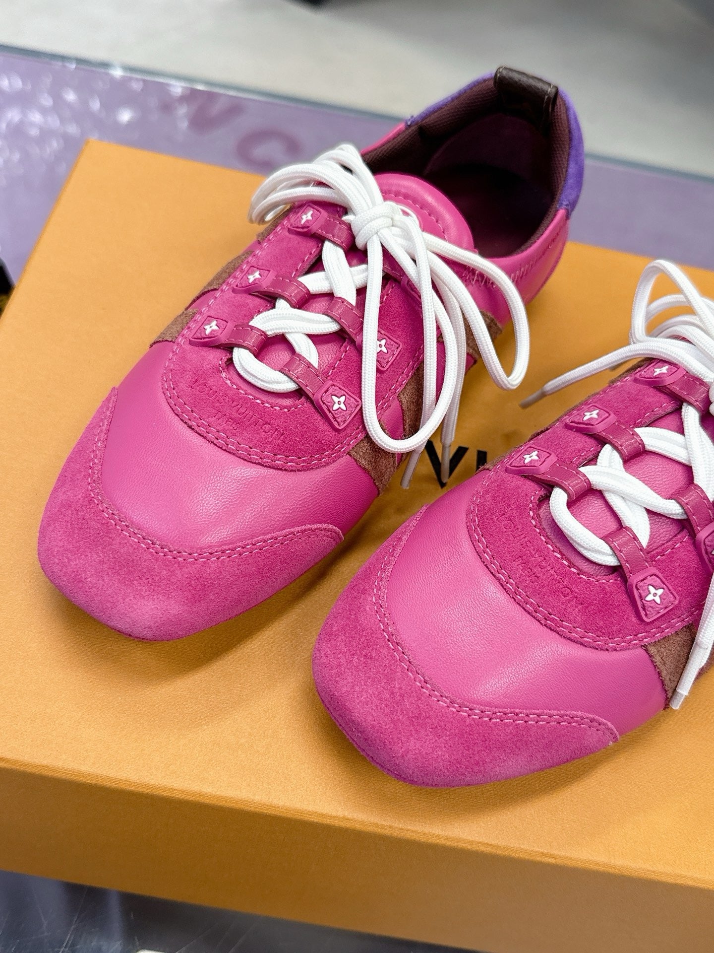 SE1642 LV Sneakerina / Size5-11