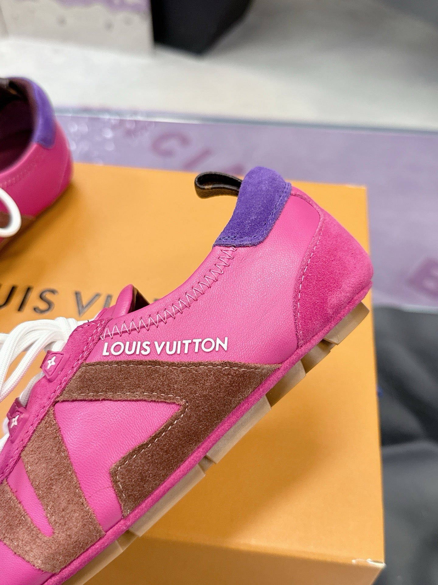SE1642 LV Sneakerina / Size5-11