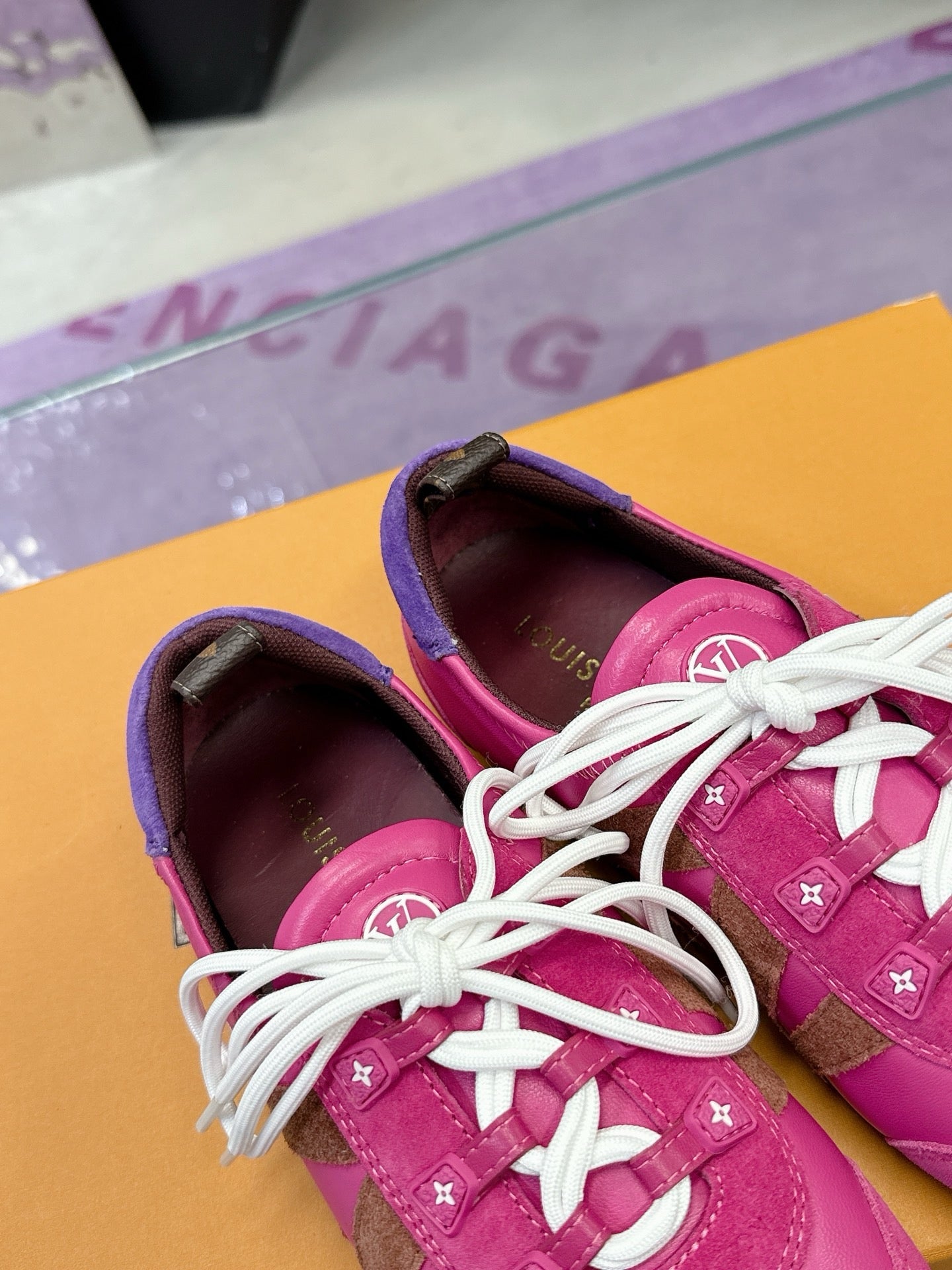 SE1642 LV Sneakerina / Size5-11