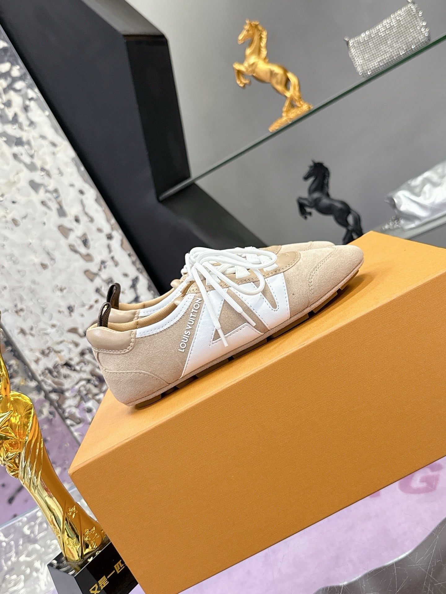 SE1643 LV Sneakerina / Size5-11
