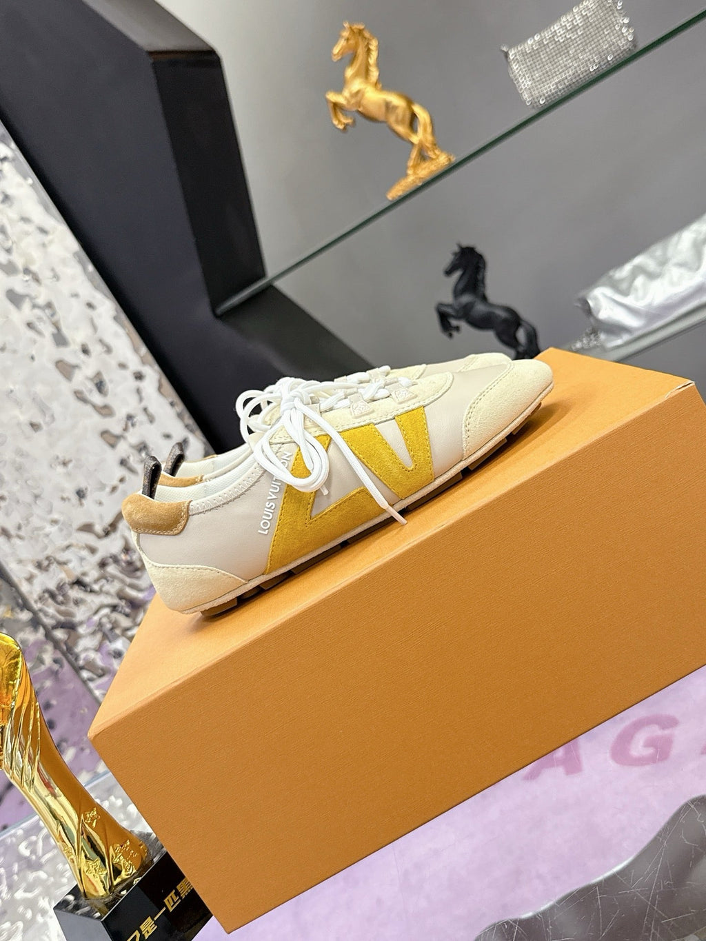 SE1644 LV Sneakerina / Size5-11