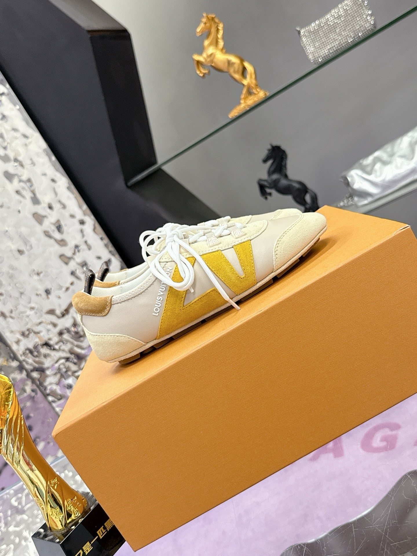 SE1644 LV Sneakerina / Size5-11