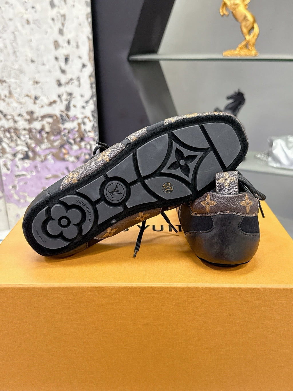 SE1645 LV Sneakerina / Size5-11