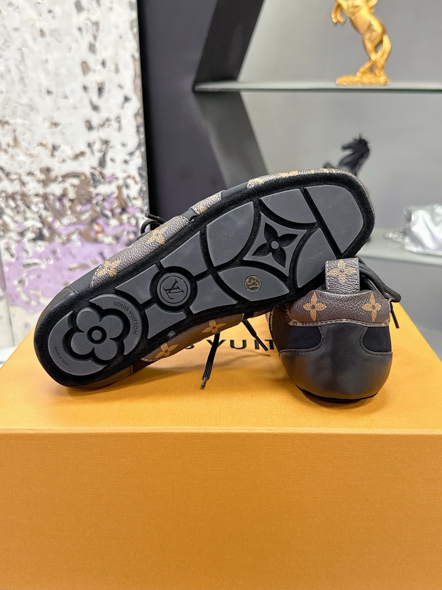 SE1645 LV Sneakerina / Size5-11