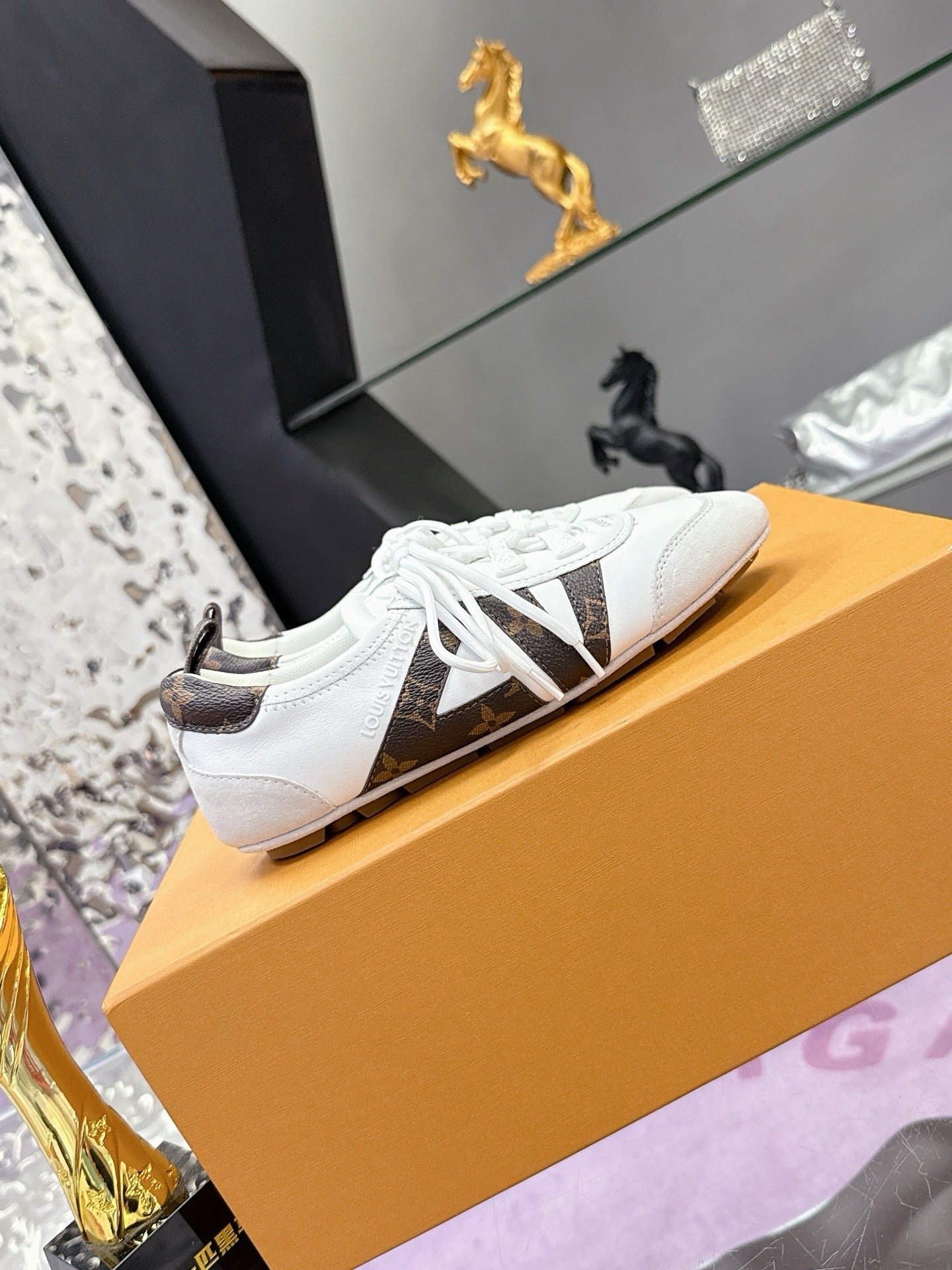 SE1646 LV Sneakerina / Size5-11