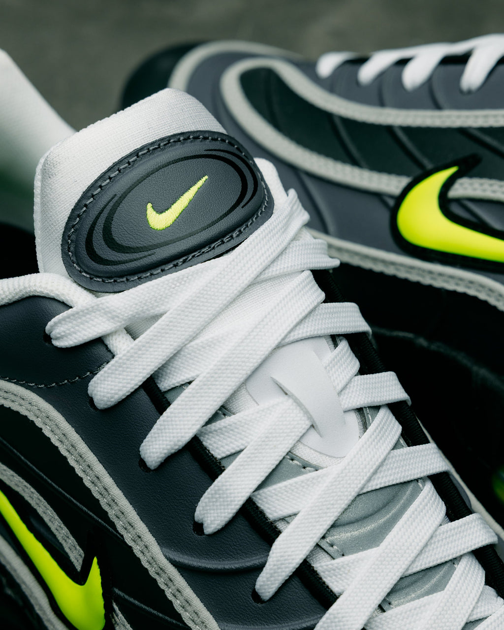 Nike Air Max Joga Bonito 'Neon' - Black/Neon Yellow