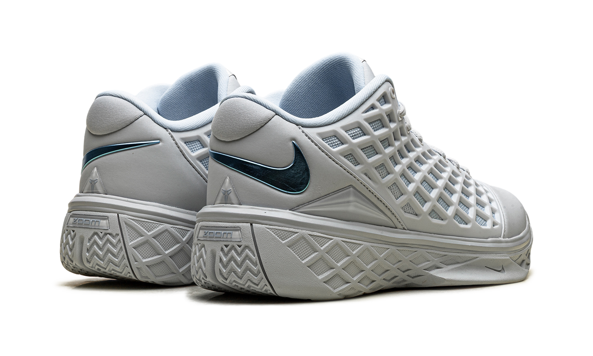 Kobe 3 Low Protro "Platinum Grey" IV7127 001