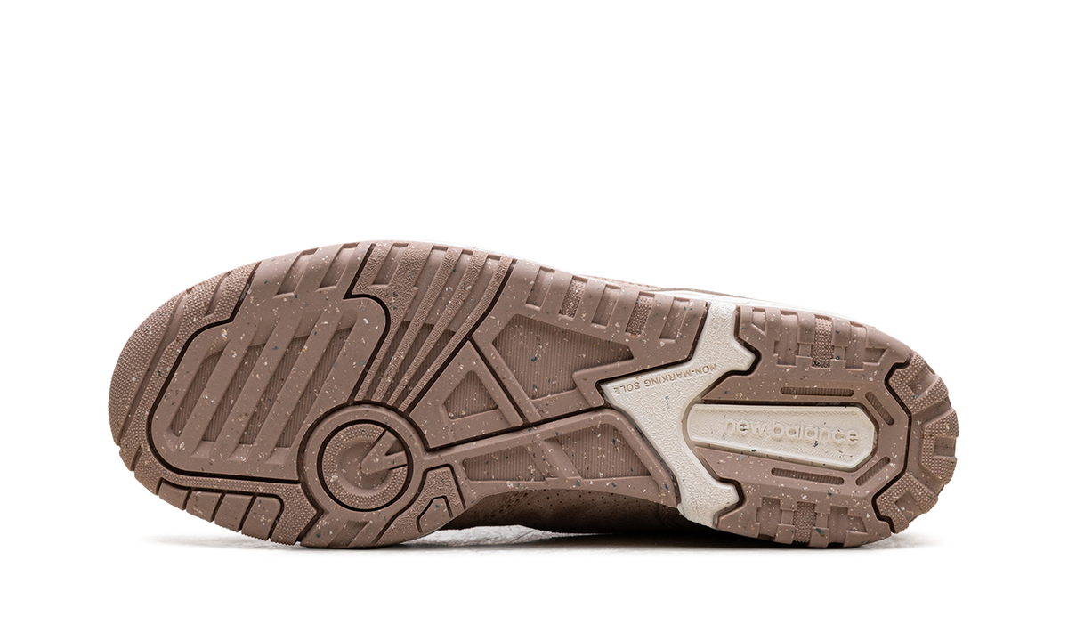550 WMNS "Mushroom" BBW550RD