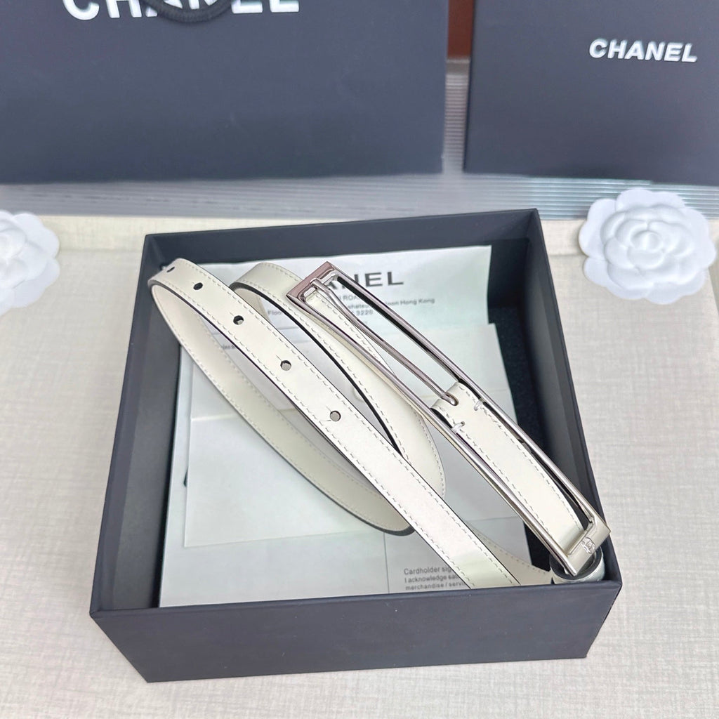 CC Métiers d’art 2026 1.5cm White Belt Leather 211432