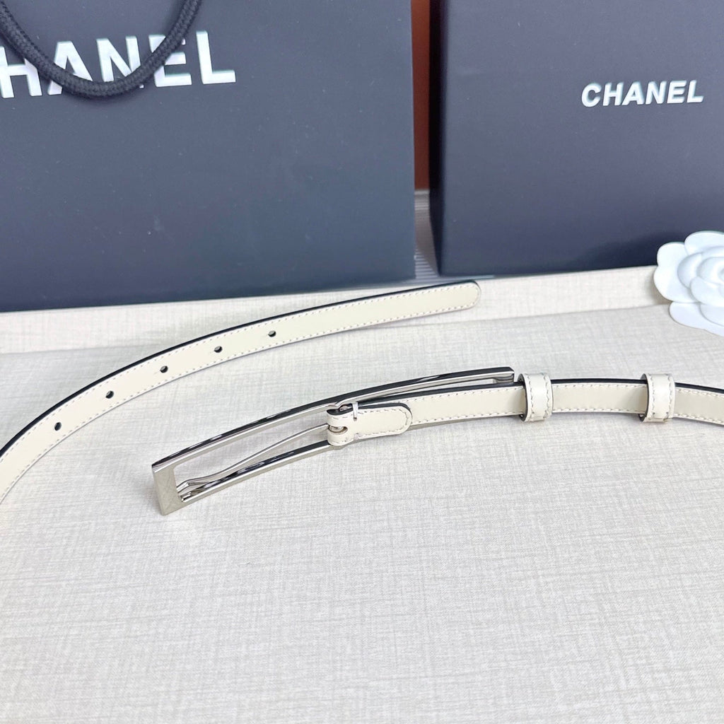 CC Métiers d’art 2026 1.5cm White Belt Leather 211432