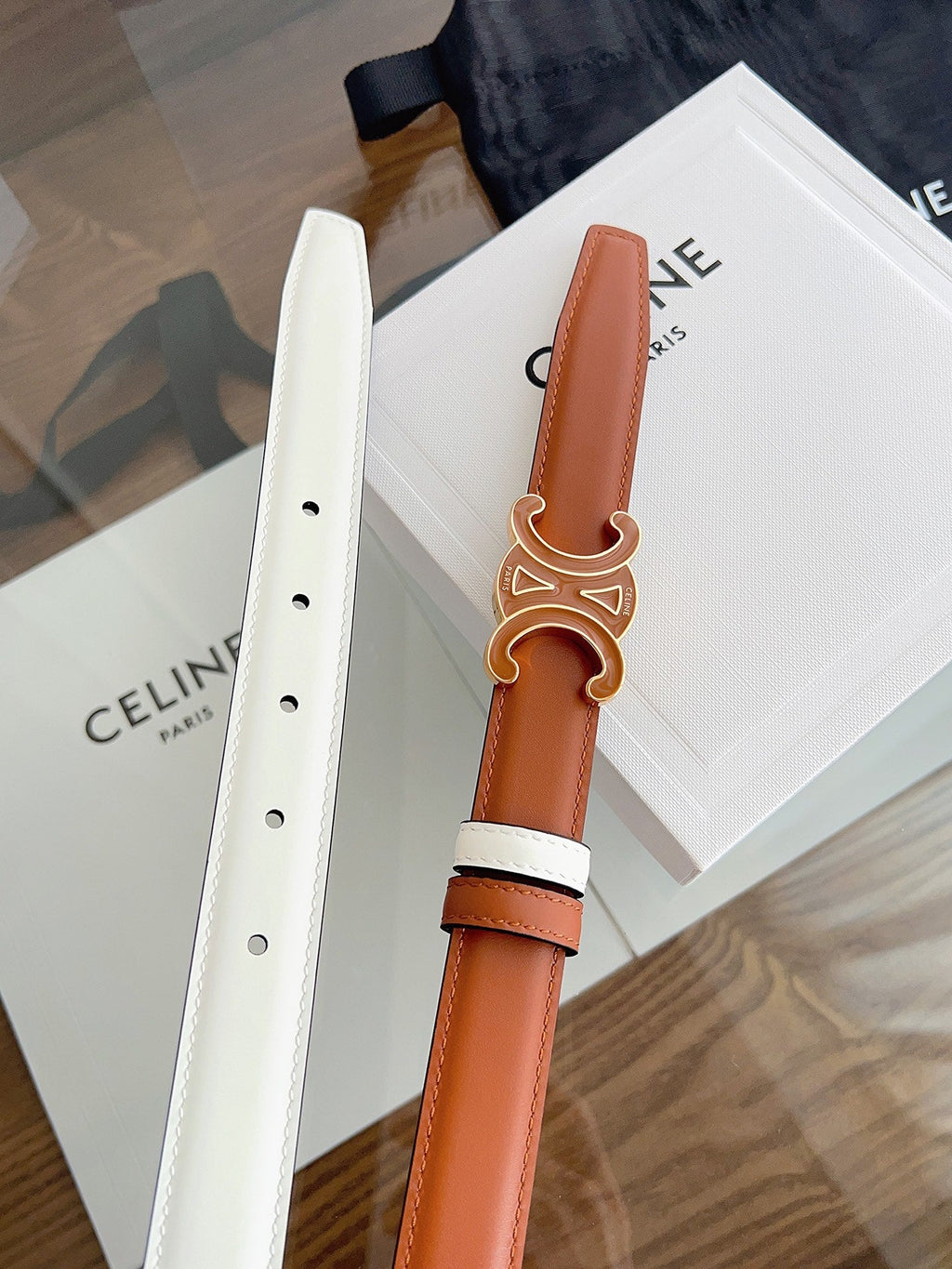 CL Brown 25mm Triomphe Enamel Saddle Brown White Cowhide 615280