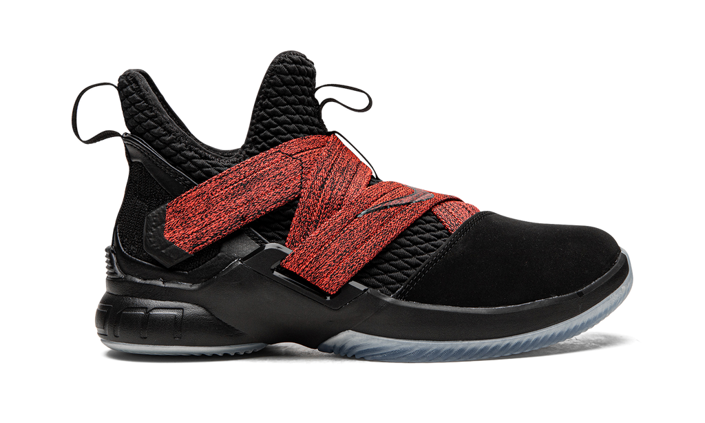 Lebron Soldier 12 GS "Bred" AA1352 003