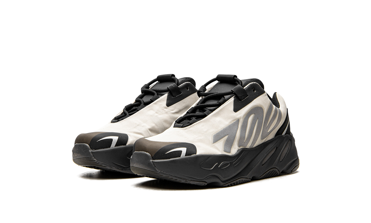 Yeezy Boost 700 MNVN KIDS "Bone" FY3730