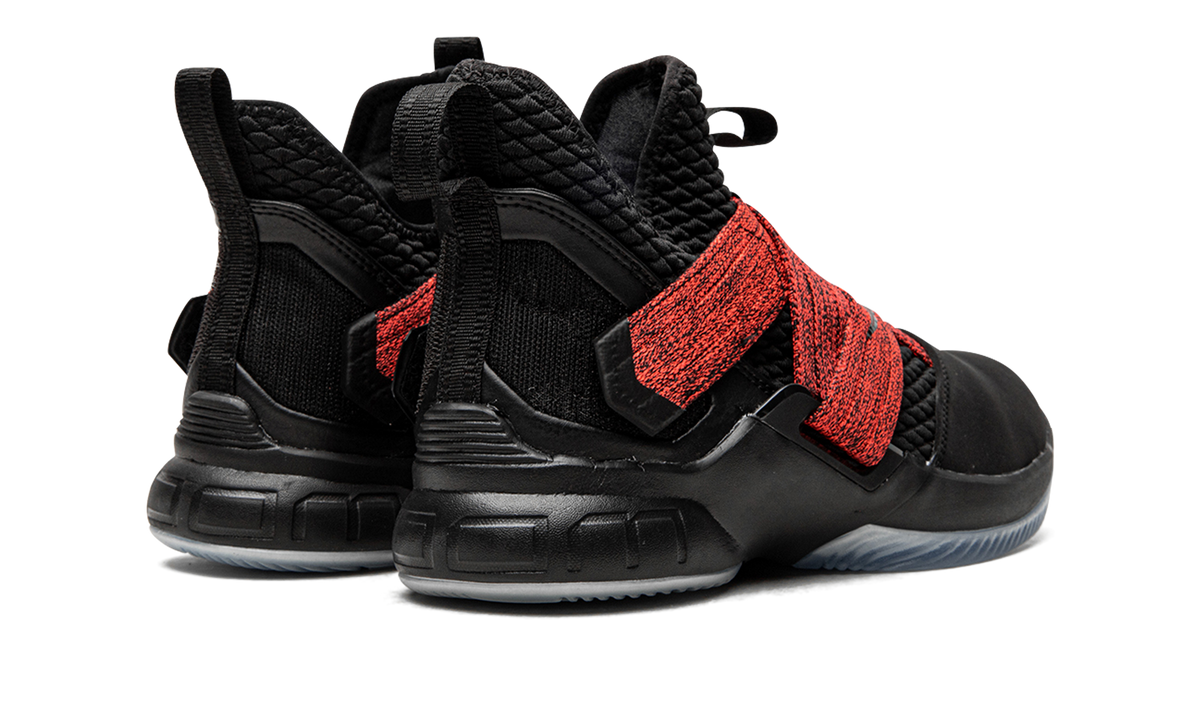 Lebron Soldier 12 GS "Bred" AA1352 003