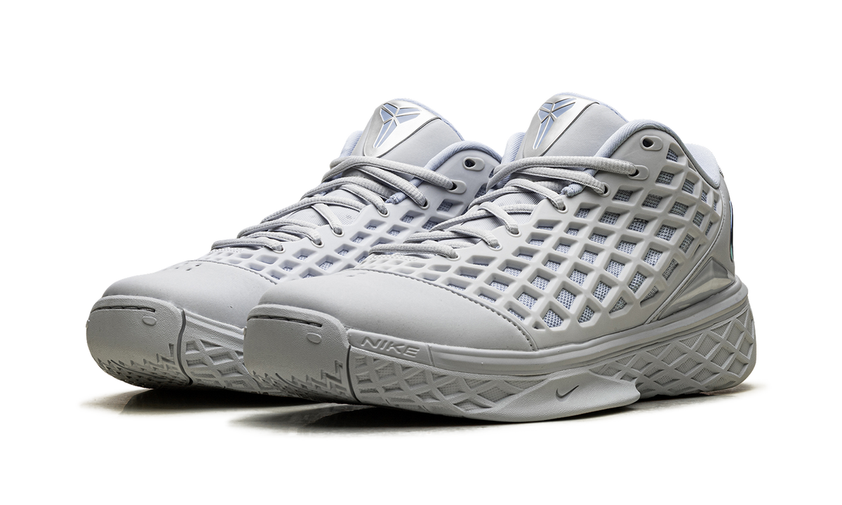 Kobe 3 Low Protro "Platinum Grey" IV7127 001