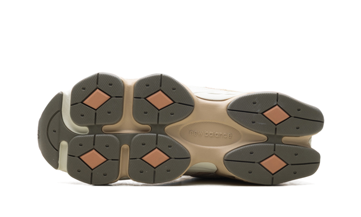 9060 (Foot Locker Exclusive) GS "Flat Taupe / Light Sparrow" GC9060CW