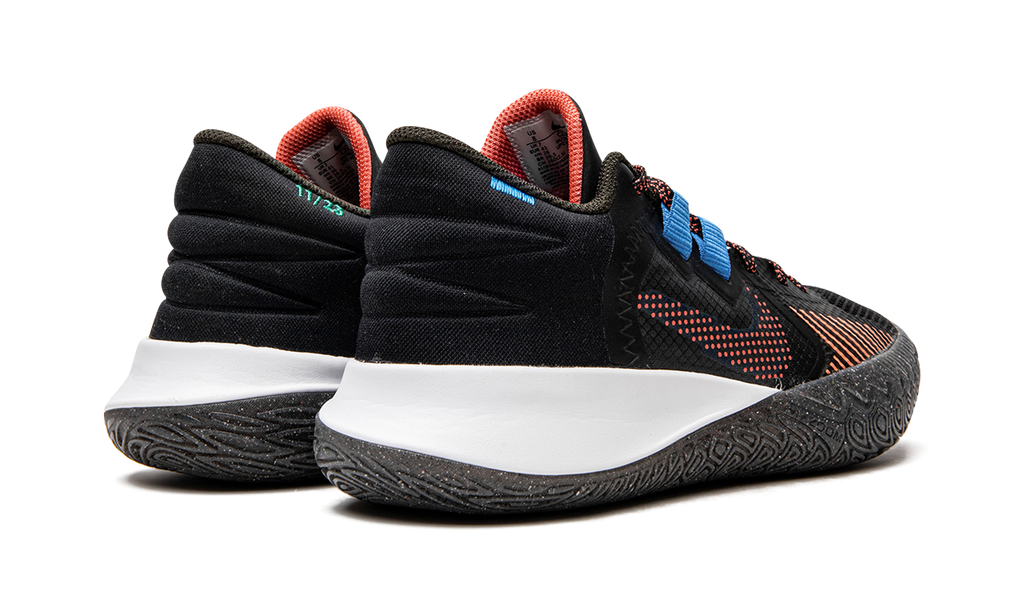 Kyrie Flytrap V CZ4100 001