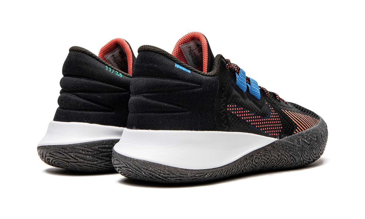Kyrie Flytrap V CZ4100 001